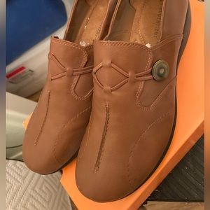 New Naturalizer loafers size 10